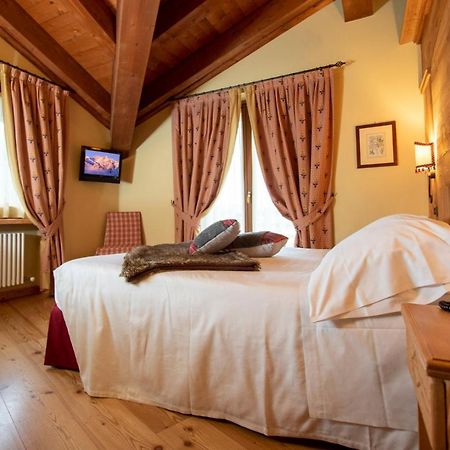 Laghetto Alpine Hotel & Restaurant Брюссон Екстер'єр фото