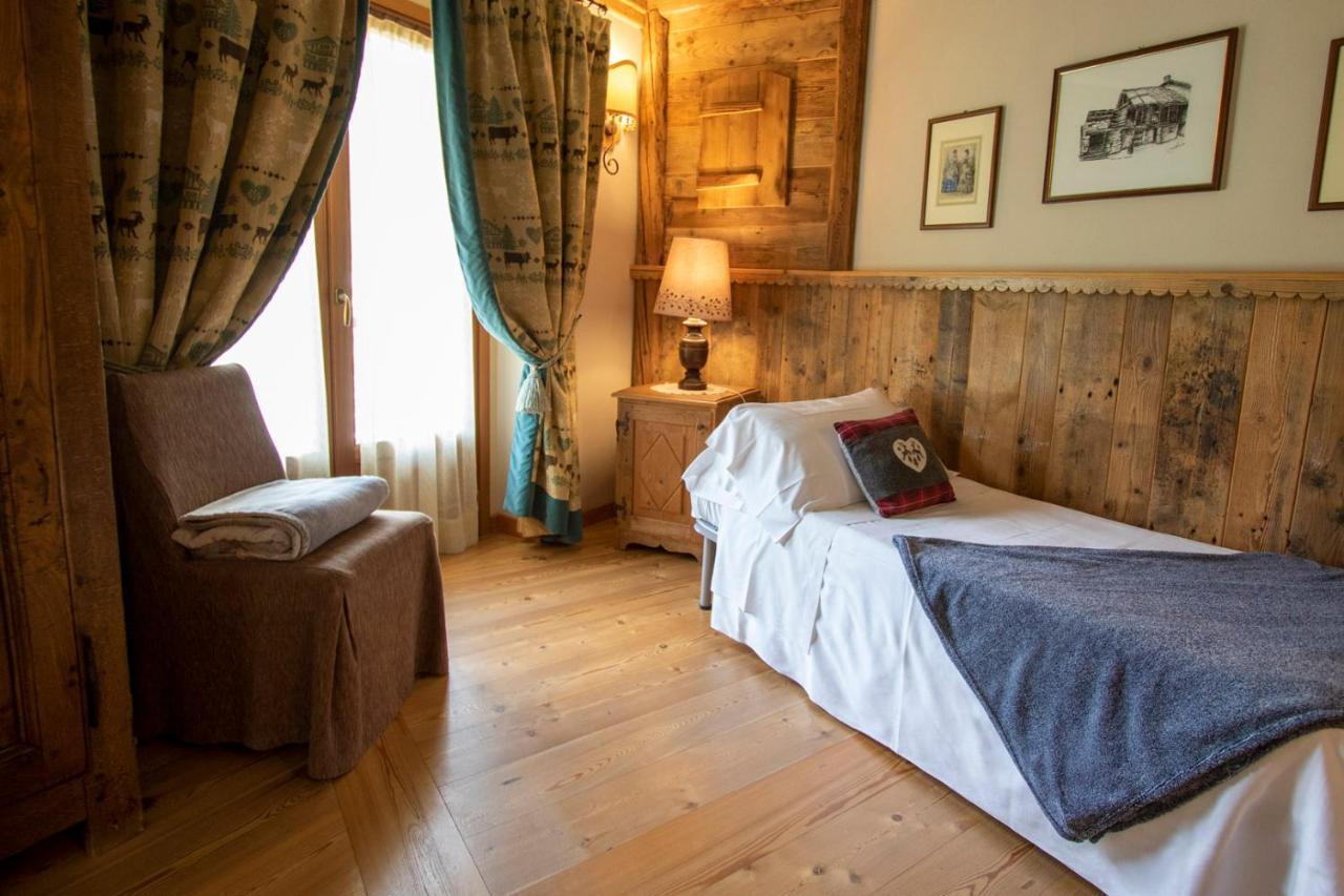 Laghetto Alpine Hotel & Restaurant Брюссон Екстер'єр фото
