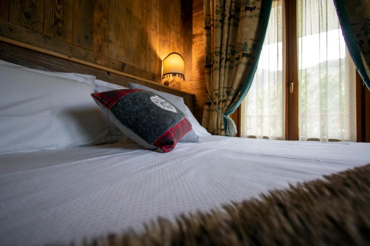 Laghetto Alpine Hotel & Restaurant Брюссон Екстер'єр фото