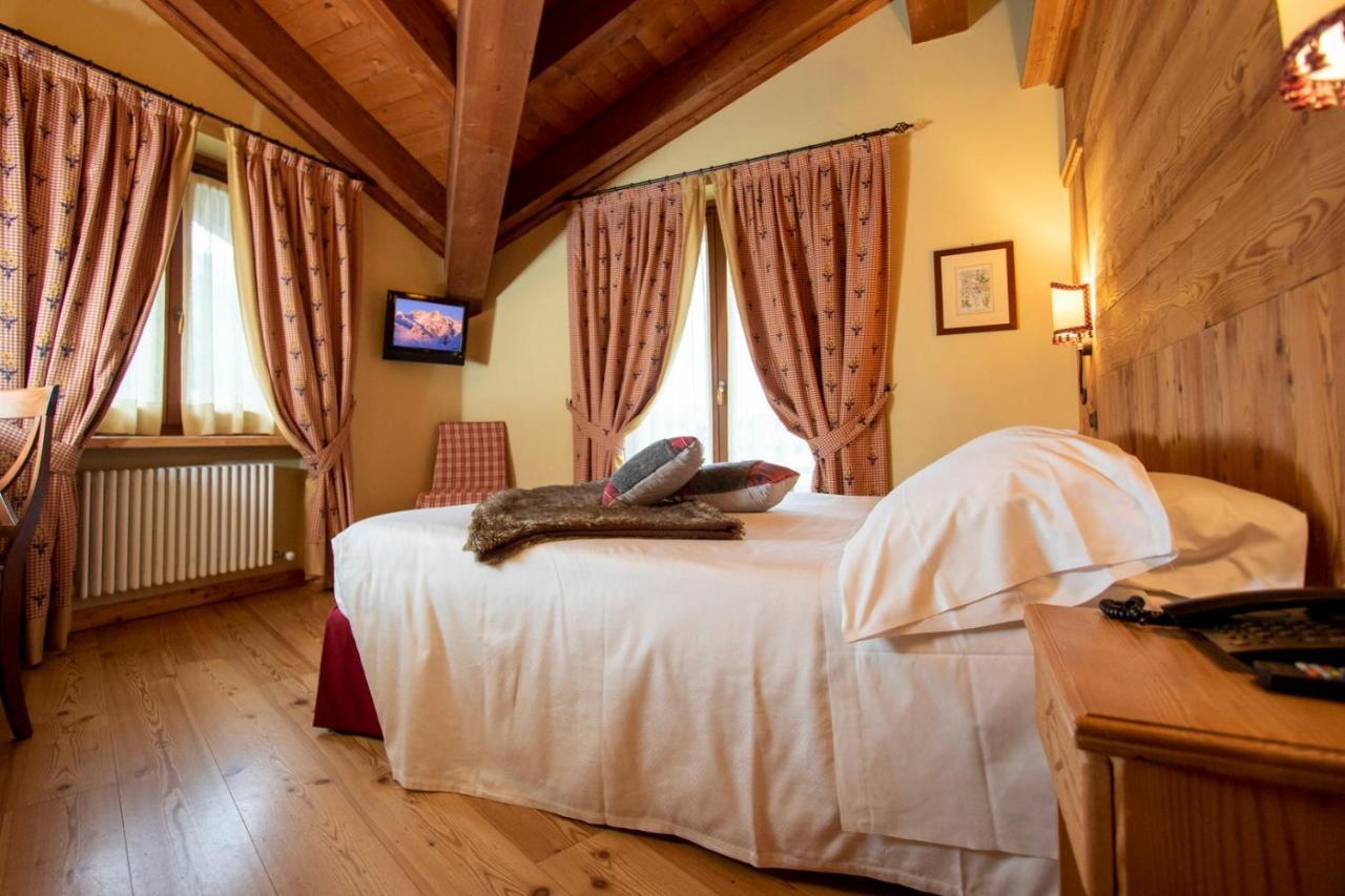 Laghetto Alpine Hotel & Restaurant Брюссон Екстер'єр фото