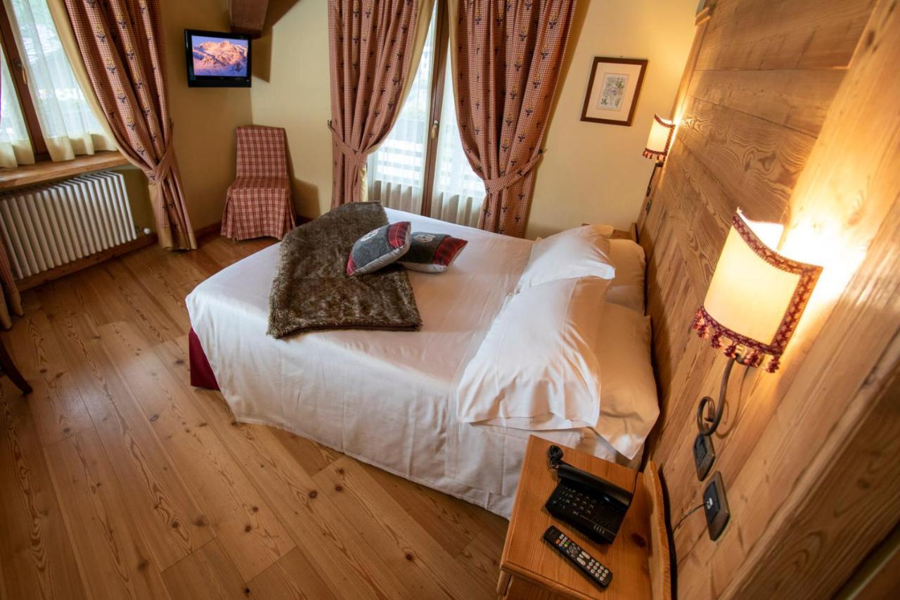 Laghetto Alpine Hotel & Restaurant Брюссон Екстер'єр фото