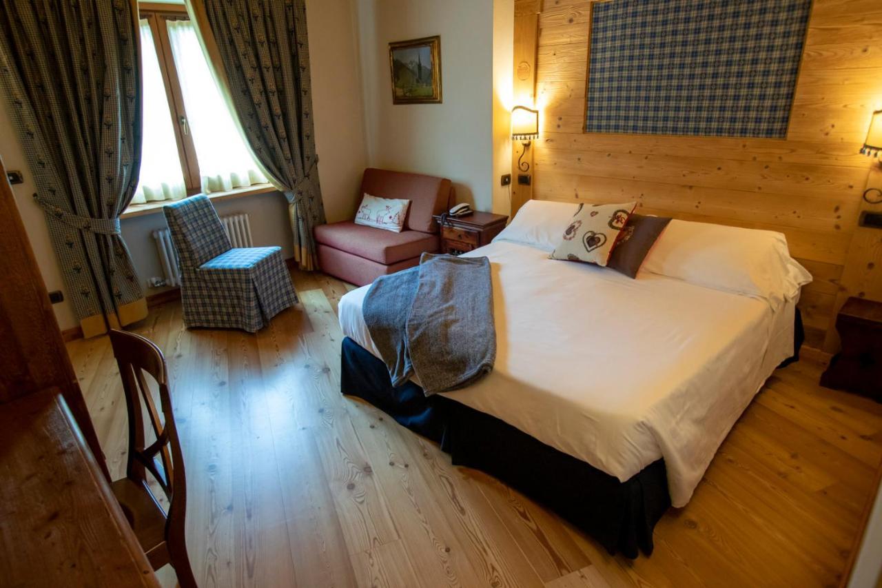 Laghetto Alpine Hotel & Restaurant Брюссон Екстер'єр фото
