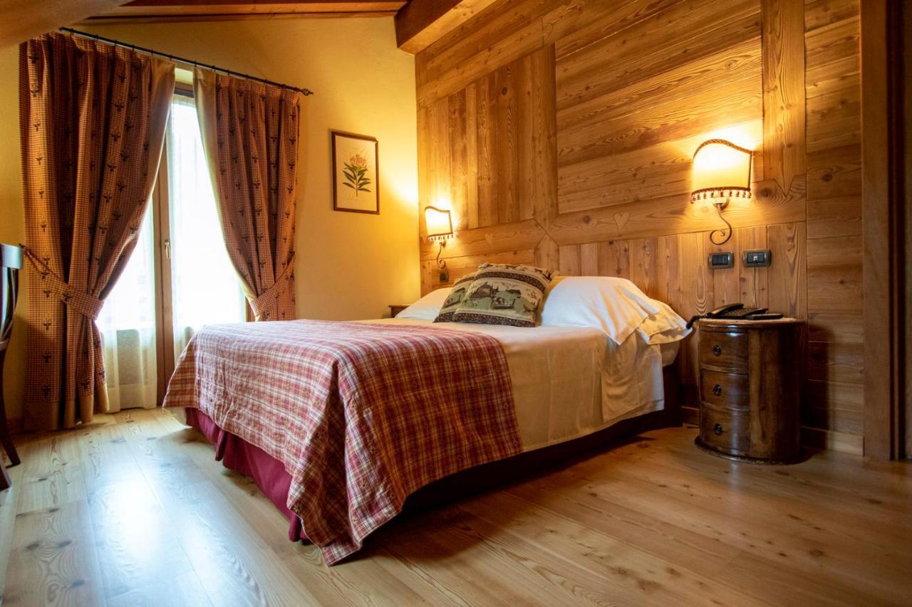Laghetto Alpine Hotel & Restaurant Брюссон Екстер'єр фото