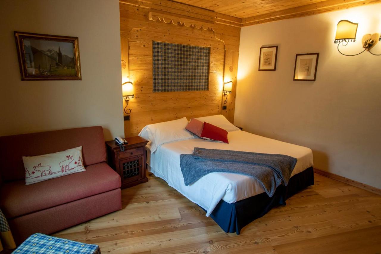 Laghetto Alpine Hotel & Restaurant Брюссон Екстер'єр фото