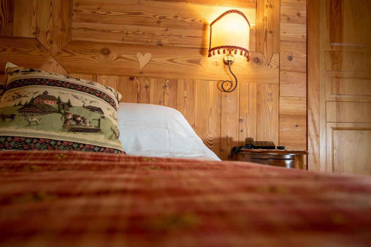 Laghetto Alpine Hotel & Restaurant Брюссон Екстер'єр фото
