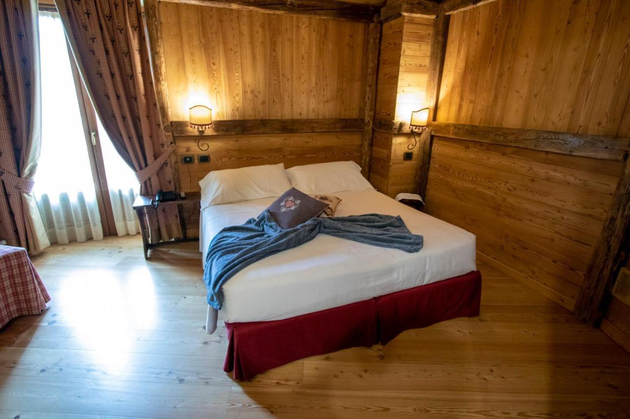 Laghetto Alpine Hotel & Restaurant Брюссон Екстер'єр фото