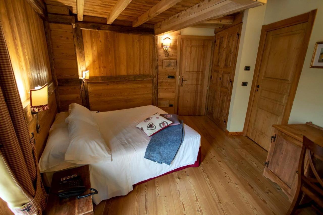 Laghetto Alpine Hotel & Restaurant Брюссон Екстер'єр фото