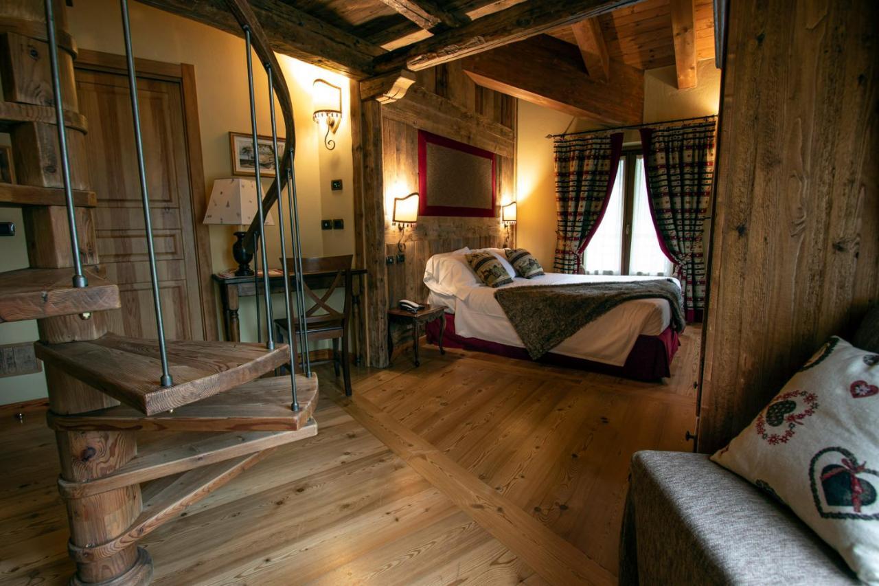 Laghetto Alpine Hotel & Restaurant Брюссон Екстер'єр фото