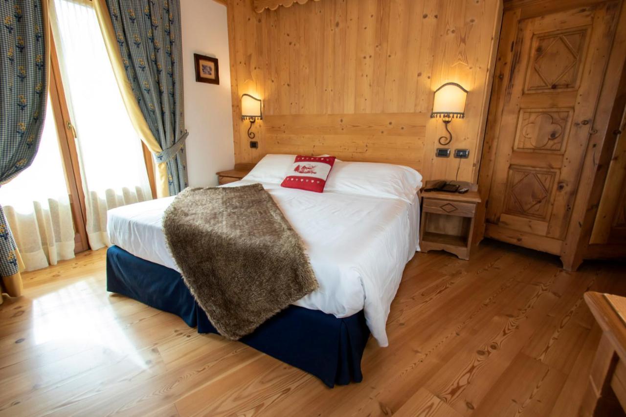 Laghetto Alpine Hotel & Restaurant Брюссон Екстер'єр фото