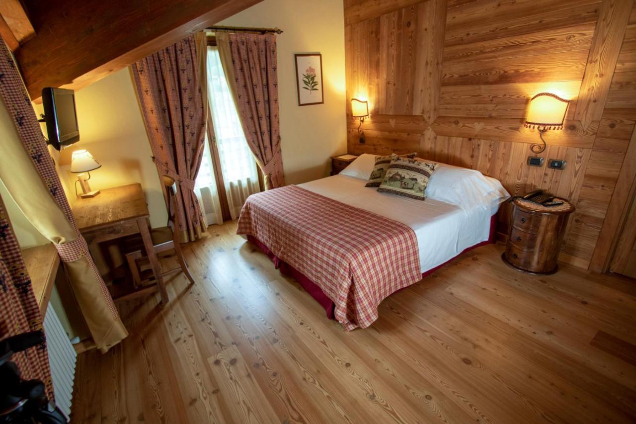 Laghetto Alpine Hotel & Restaurant Брюссон Екстер'єр фото