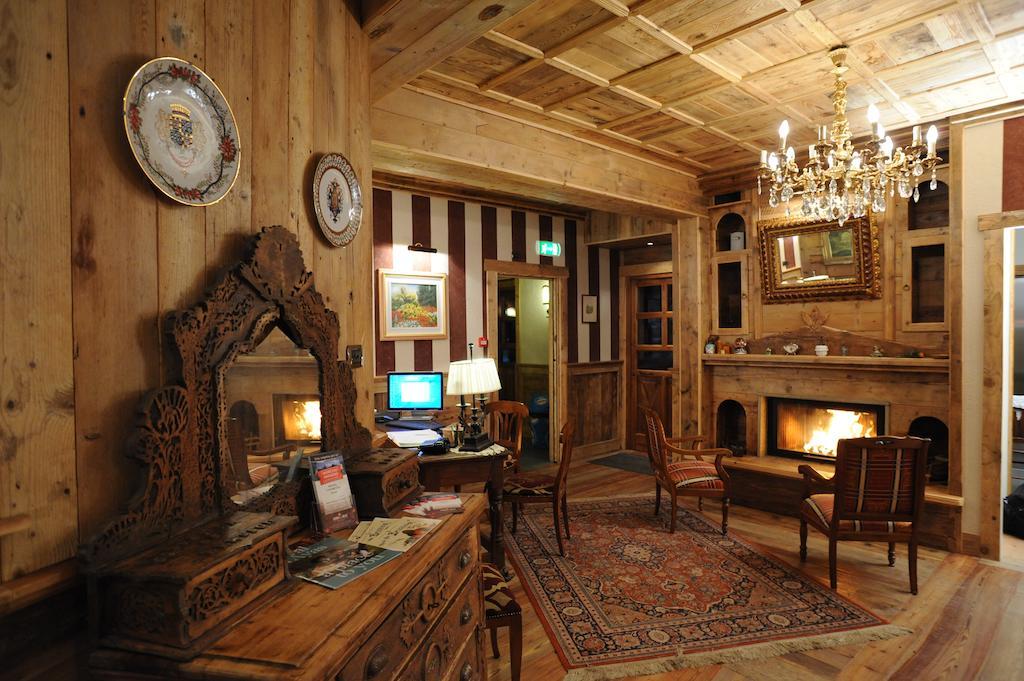 Laghetto Alpine Hotel & Restaurant Брюссон Екстер'єр фото