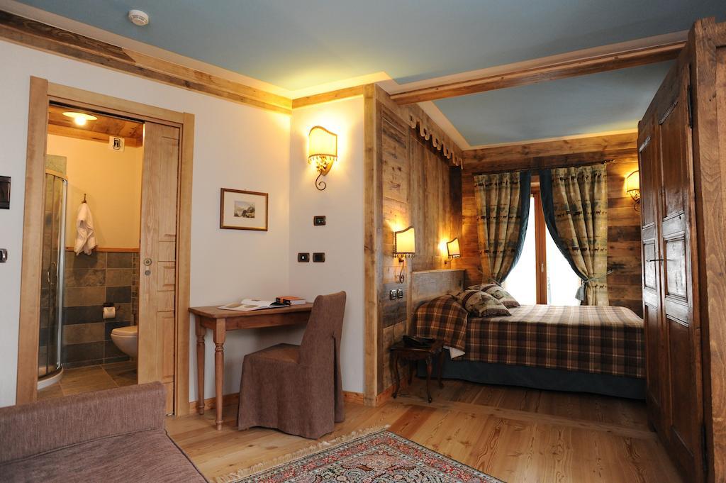 Laghetto Alpine Hotel & Restaurant Брюссон Екстер'єр фото