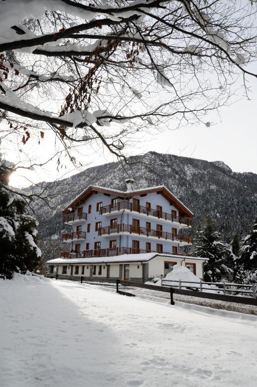 Laghetto Alpine Hotel & Restaurant Брюссон Екстер'єр фото