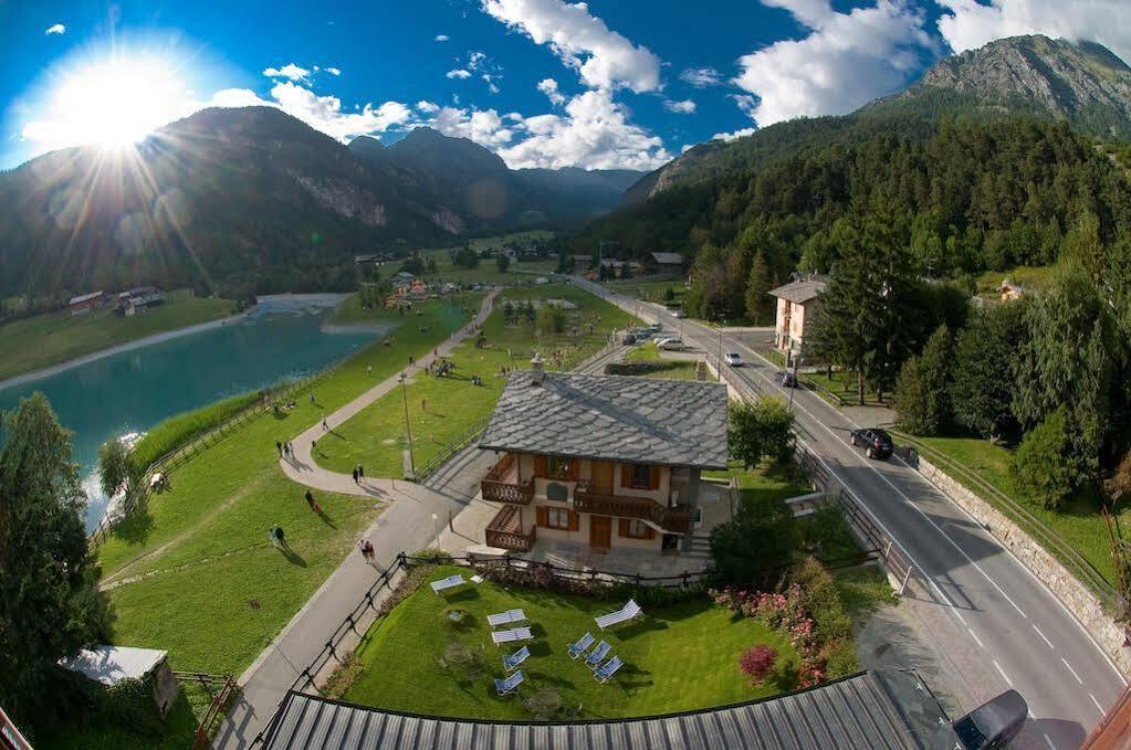 Laghetto Alpine Hotel & Restaurant Брюссон Екстер'єр фото
